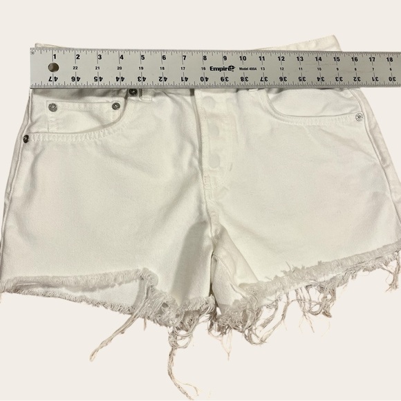 WE THE FREE Now Or Never Raw Hem Denim Short In Ecru - Picture 4 of 8